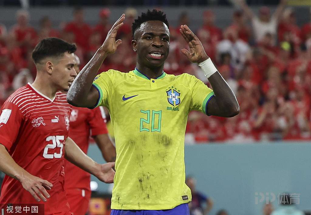 半场-葡萄牙0-0乌拉圭 C罗造杀机本坦库尔一条龙射门被扑 4 半场-葡萄牙0-0乌拉圭 C罗造杀机本坦库尔一条龙射门被扑