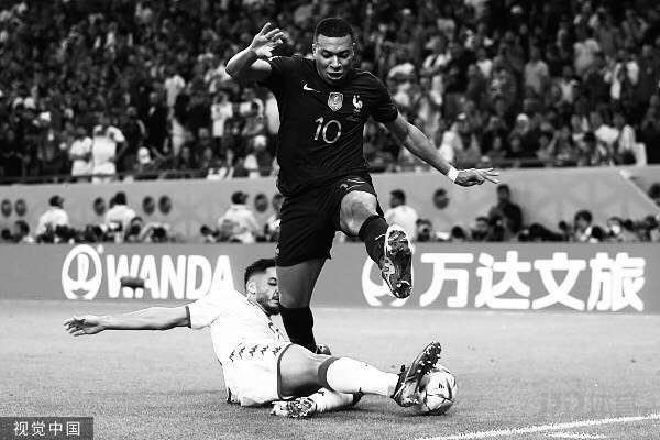 世界杯-突尼斯1-0法国 哈兹里破门、格列兹曼终场前绝平被吹 11 世界杯-突尼斯1-0法国 哈兹里破门、格列兹曼终场前绝平被吹